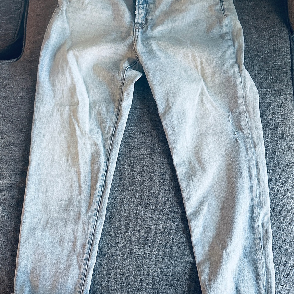 GAP Girlfriend Jeans Size 8R/29 Distress Blue Mid Rise Cuffed Raw Hem